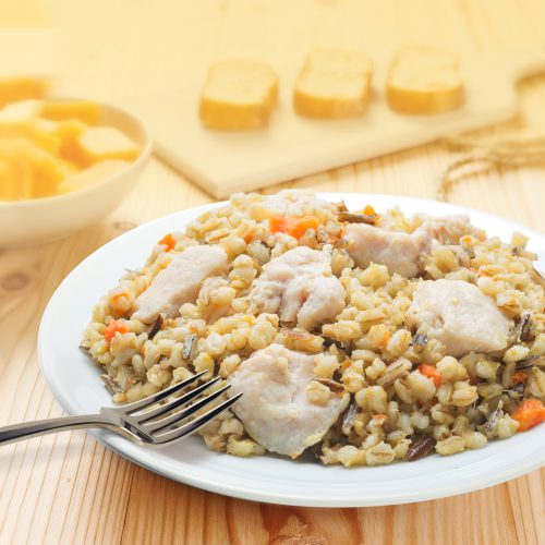 Обед Плов из дикого риса с крупой, овощами и цыпленком