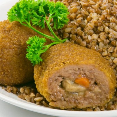 обед Зразы мясные, фаршированные грибами с гречневой кашей меню диета малышевой